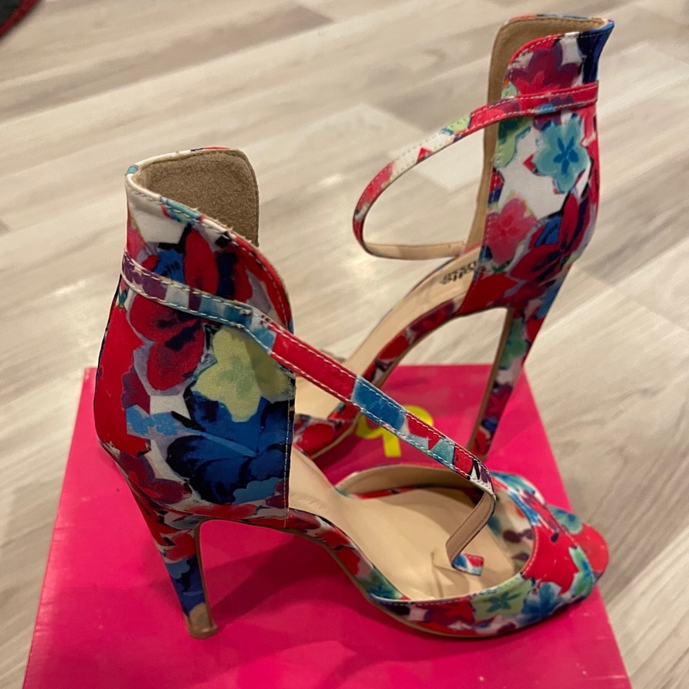 Floral high heeled shoes